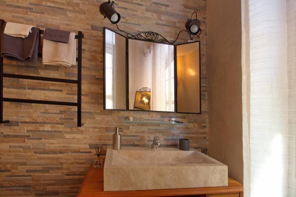 Les Secrets D'Alcove, Nuits Romantiques Avec Spa Aix-en-Provence Exteriér fotografie
